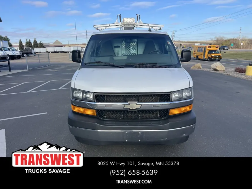 2018 Chevrolet Express | Photo 6 of 18