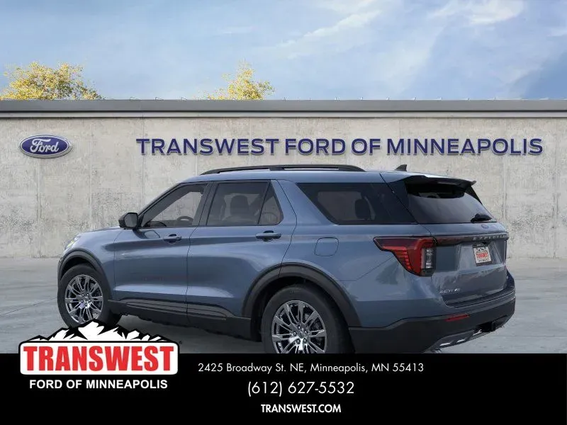 2026 Ford Explorer Active | Photo 3 of 23