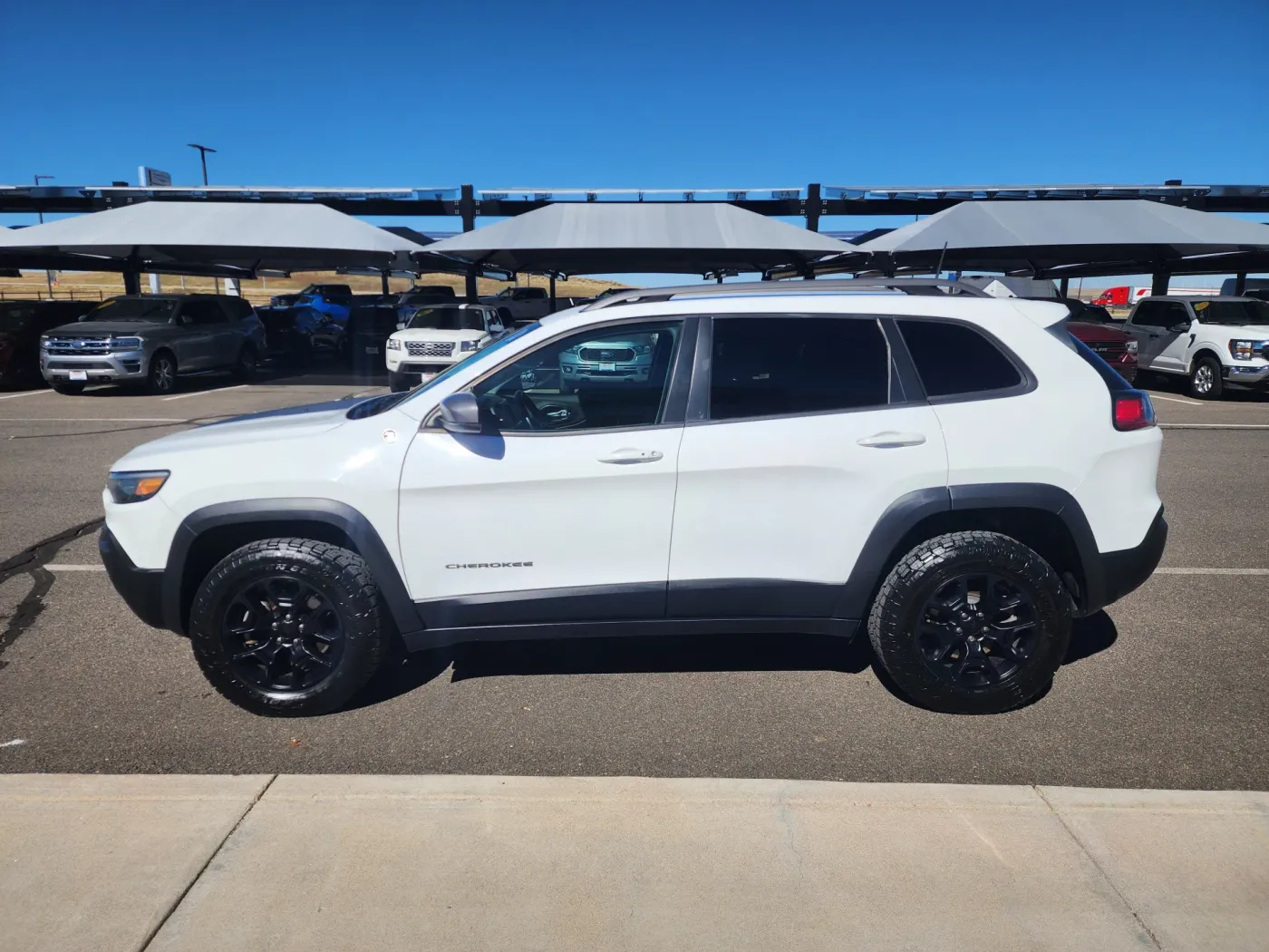 2021 Jeep Cherokee Trailhawk | Photo 3 of 26