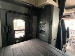 2025 Freightliner Cascadia | Thumbnail Photo 7 of 18