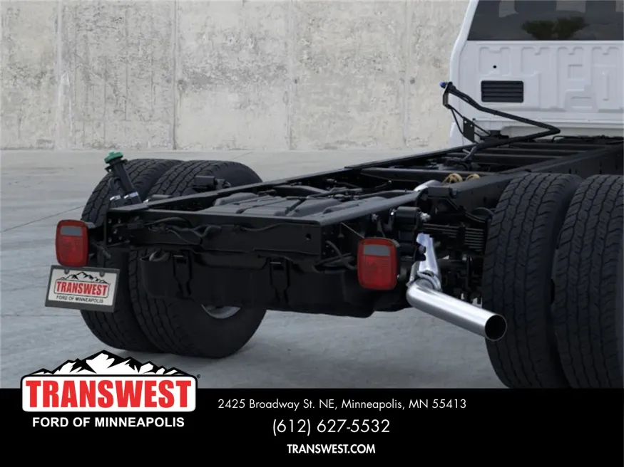 2025 Ford Super Duty F-600 | Photo 21 of 22