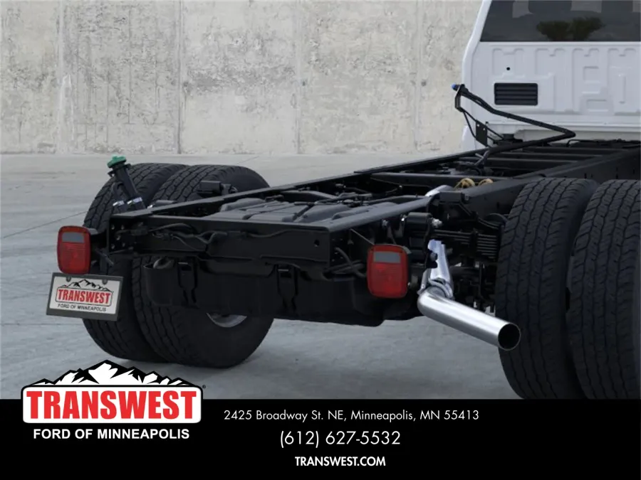 2025 Ford Super Duty F-600 | Photo 21 of 22