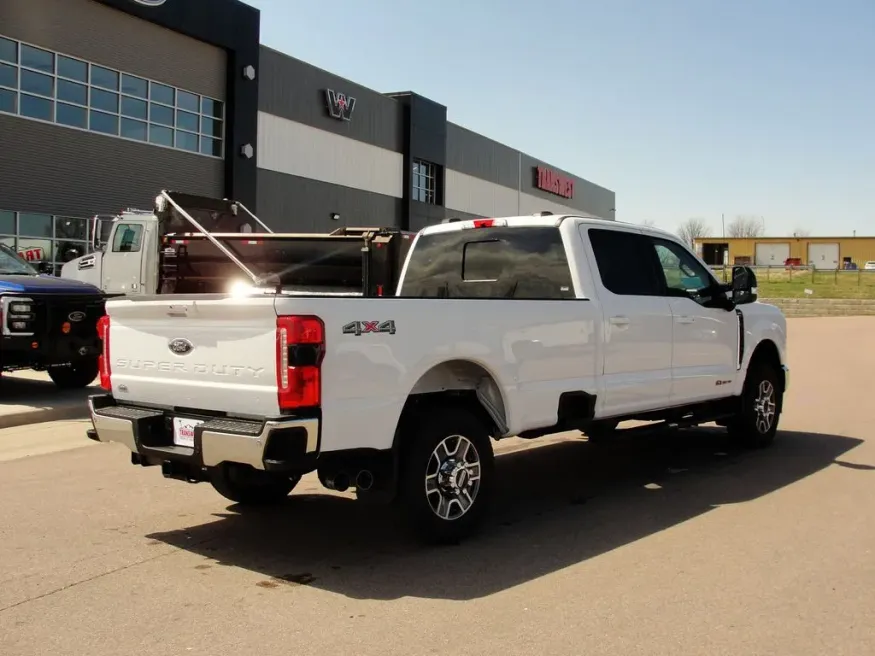 2026 Ford Super Duty F-350 | Photo 4 of 13