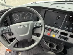 2019 Freightliner Cascadia | Thumbnail Photo 12 of 20