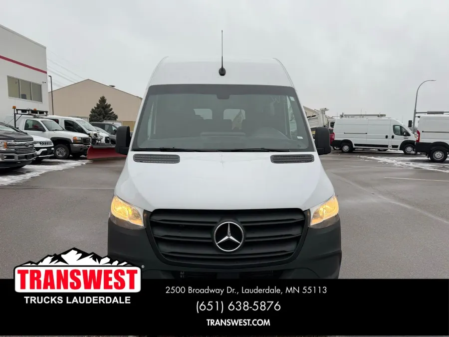 2024 Mercedes Benz Sprinter 2500 Passenger 144 WB | Photo 7 of 21