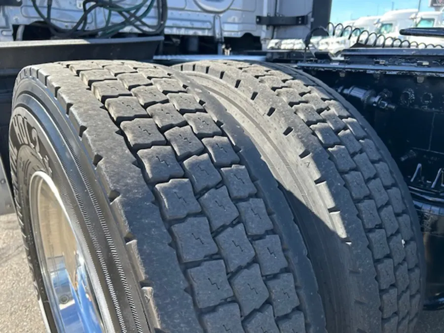 2022 Freightliner Cascadia 126 | Photo 8 of 24