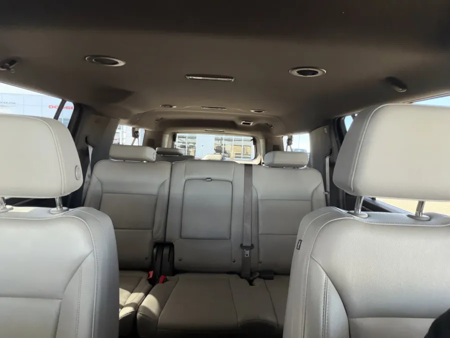 2025 Chevrolet Suburban LT | Photo 22 of 24