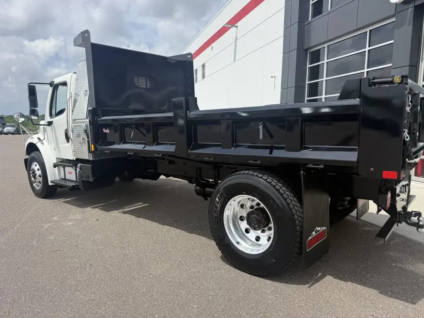 2019 Freightliner M2 106 | Photo 3 of 12