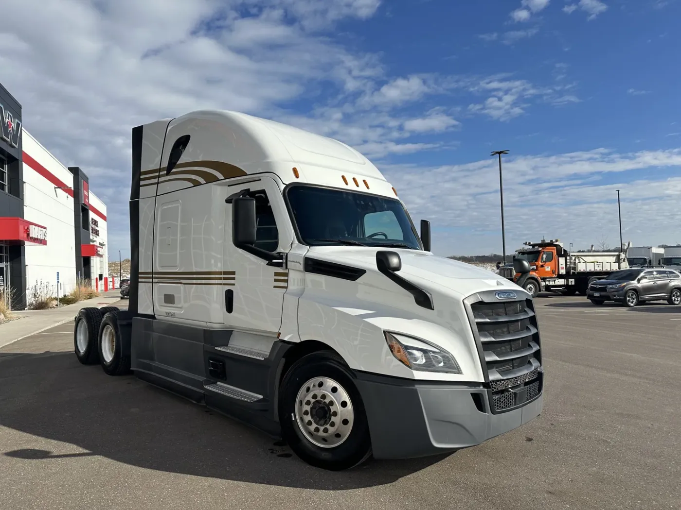 2022 Freightliner Cascadia | Photo 3 of 22