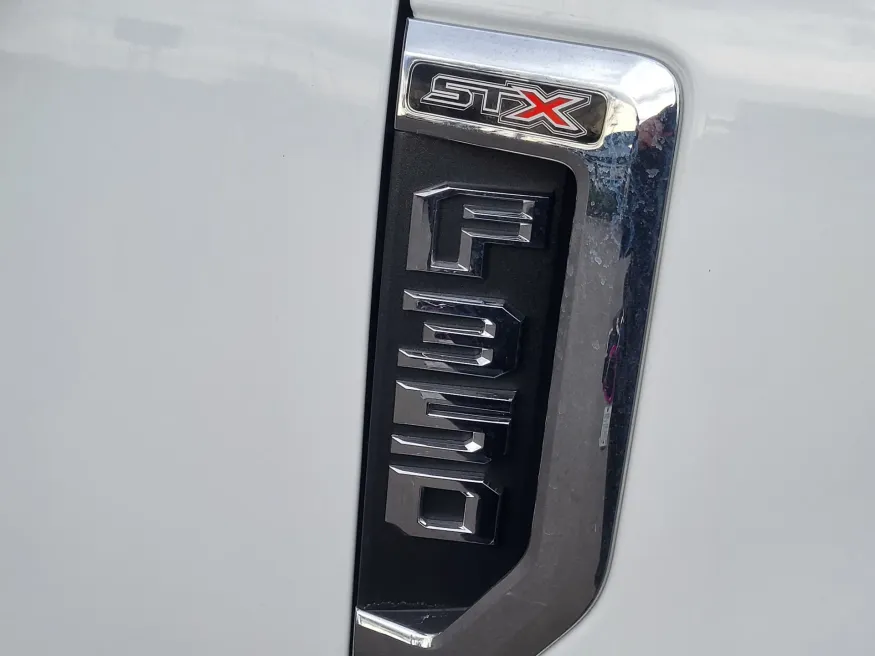 2019 Ford Super Duty F-350 SRW | Photo 7 of 23