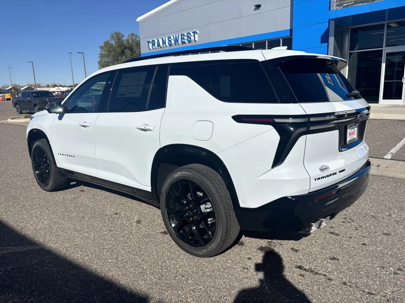 2026 Chevrolet Traverse AWD RS | Photo 2 of 23