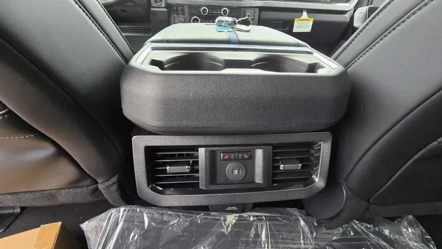 2026 Ford Super Duty F-350 | Photo 36 of 37