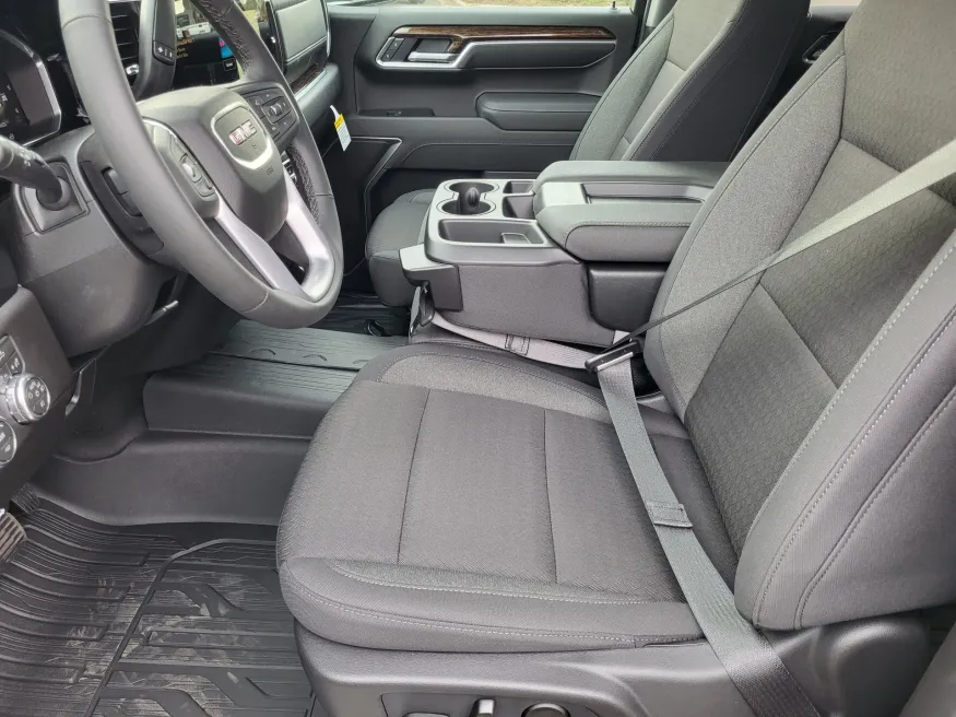 2026 GMC Sierra 1500 Elevation | Photo 8 of 23