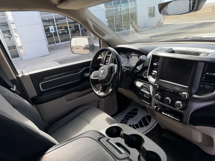 2022 RAM 2500 Big Horn | Photo 12 of 18