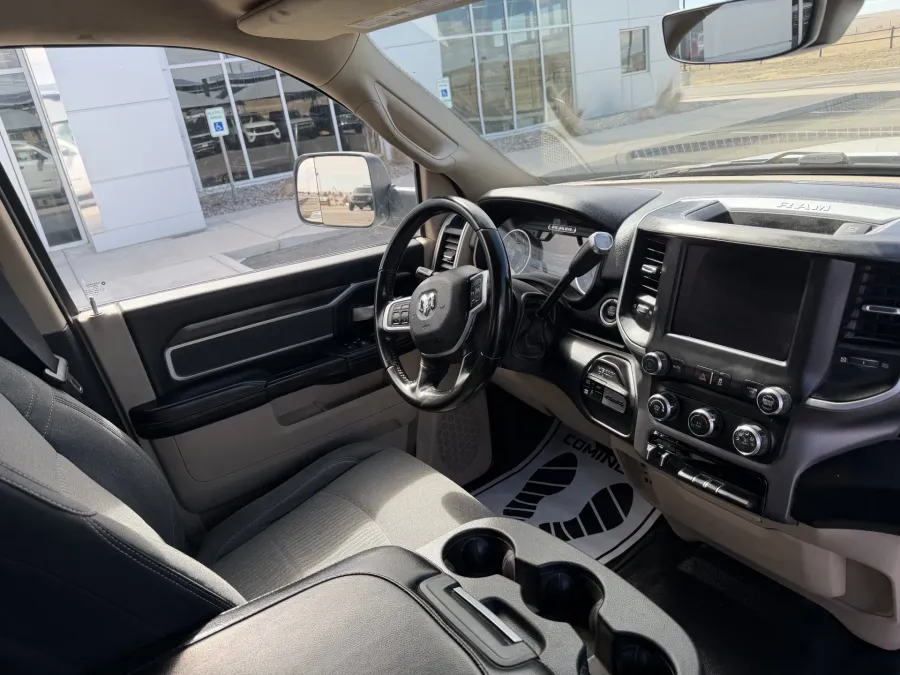 2022 RAM 2500 Big Horn | Photo 12 of 18