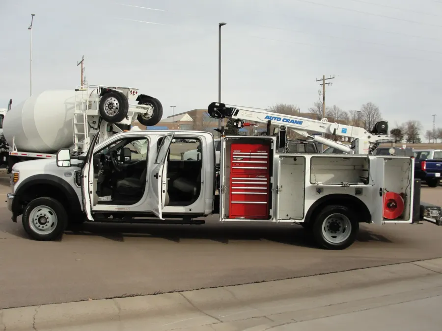 2019 Ford Super Duty F-550 | Photo 9 of 14