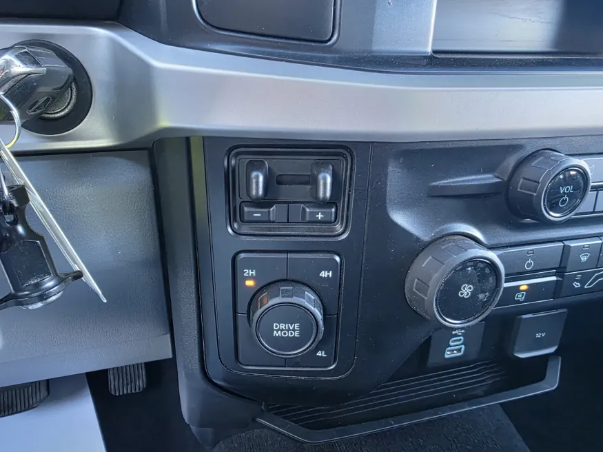 2024 Ford Super Duty F-350 DRW | Photo 19 of 26