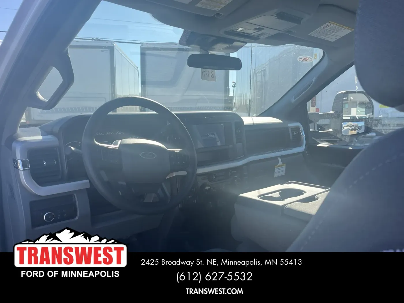 2025 Ford Super Duty F-550 | Photo 4 of 11