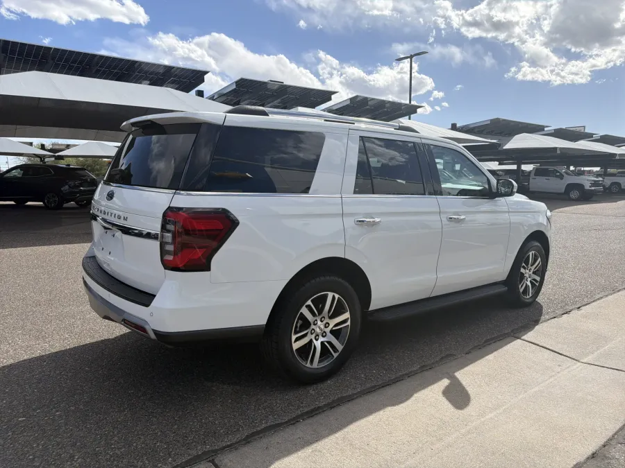 2024 Ford Expedition Limited | Photo 6 of 26