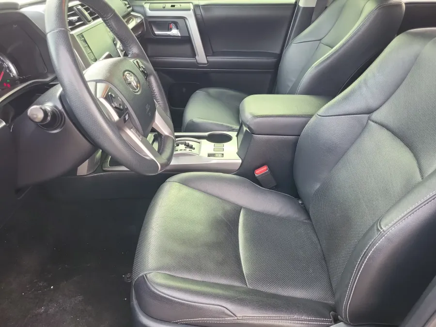 2022 Toyota 4Runner Limited | Photo 8 of 24