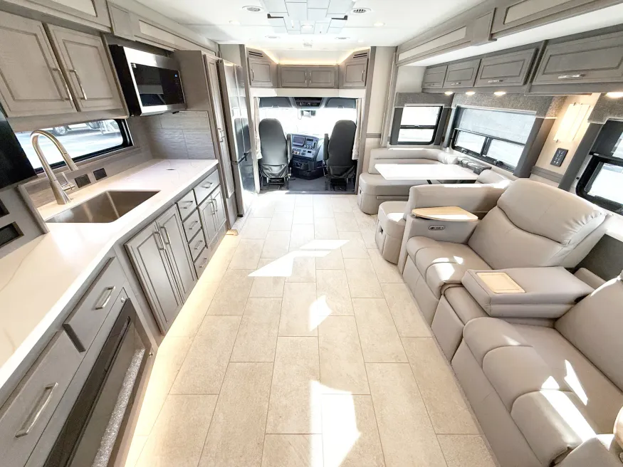 2026 Renegade Explorer 40ERB | Photo 4 of 29