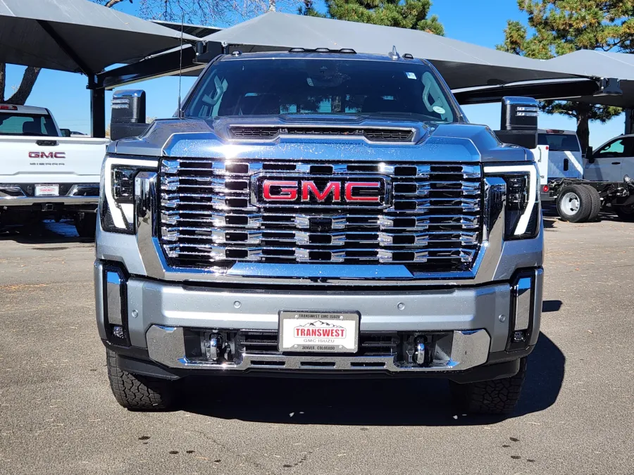 2026 GMC Sierra 2500HD Denali | Photo 4 of 32
