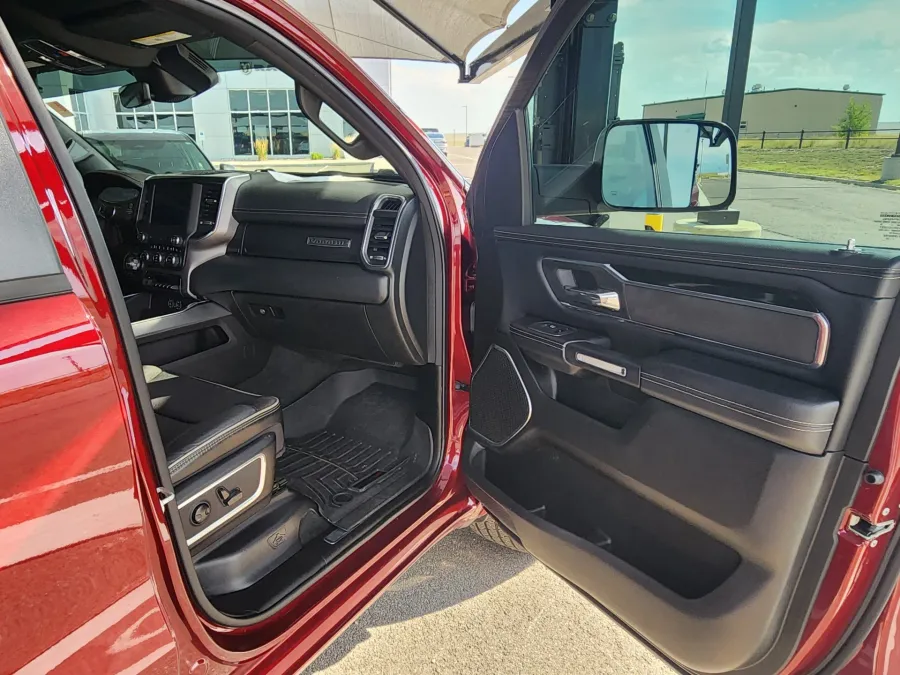2022 RAM 1500 Laramie | Photo 28 of 32