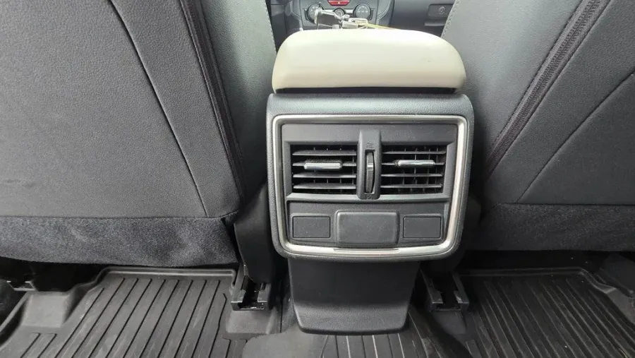 2024 Subaru Forester | Photo 31 of 32