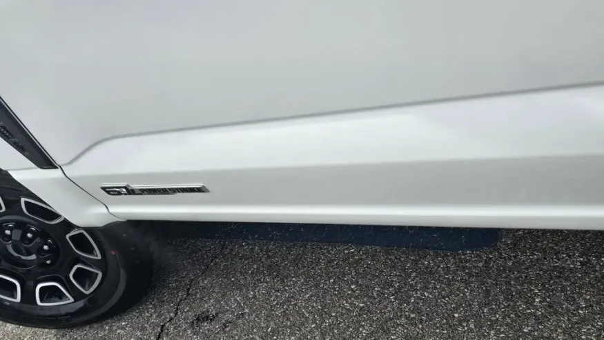 2026 Ford Super Duty F-250 | Photo 2 of 35