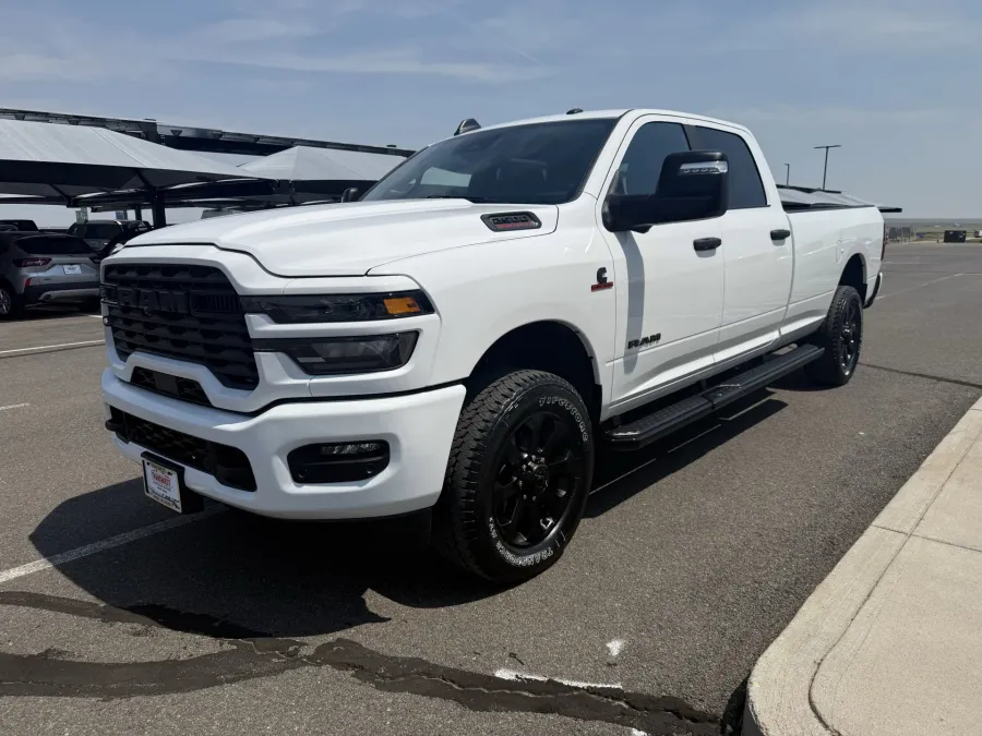 2025 RAM 2500 Big Horn | Photo 3 of 14