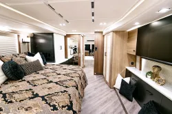 2026 Emerald Luxury Coaches Prevost H3-45 Triple Slide | Thumbnail Photo 10 of 20