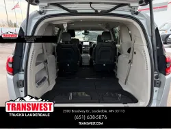 2024 Chrysler Pacifica Touring L | Thumbnail Photo 18 of 24