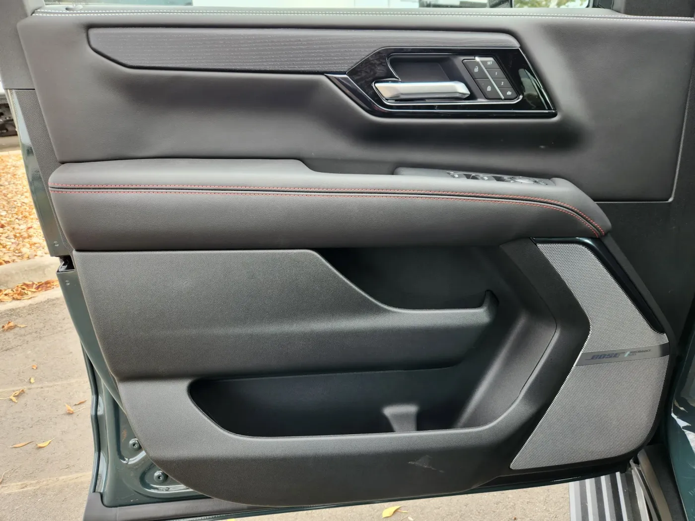 2026 GMC Yukon AT4 Ultimate | Photo 5 of 33