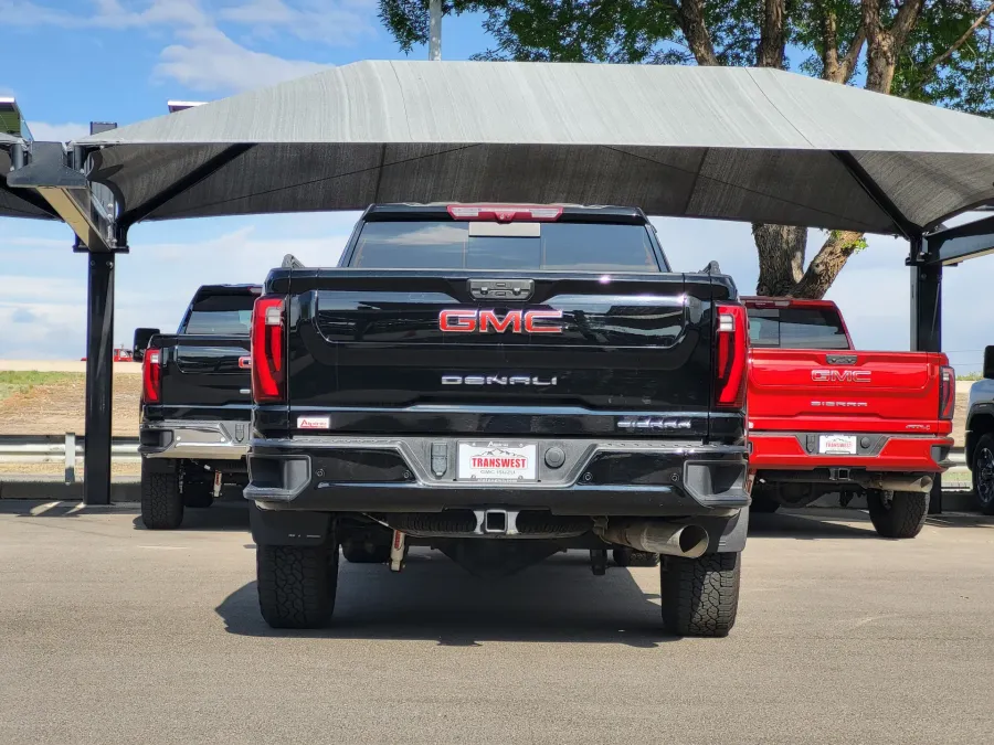 2024 GMC Sierra 2500HD Denali | Photo 5 of 25
