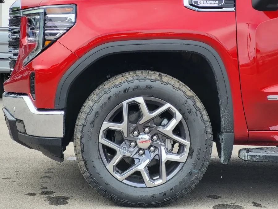 2026 GMC Sierra 1500 SLT | Photo 8 of 26