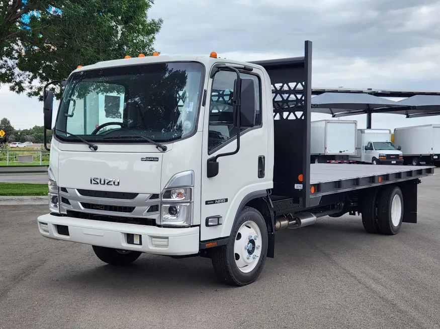 2025 Isuzu NRR-GAS 18&#039; FLATBED | Photo 2 of 6