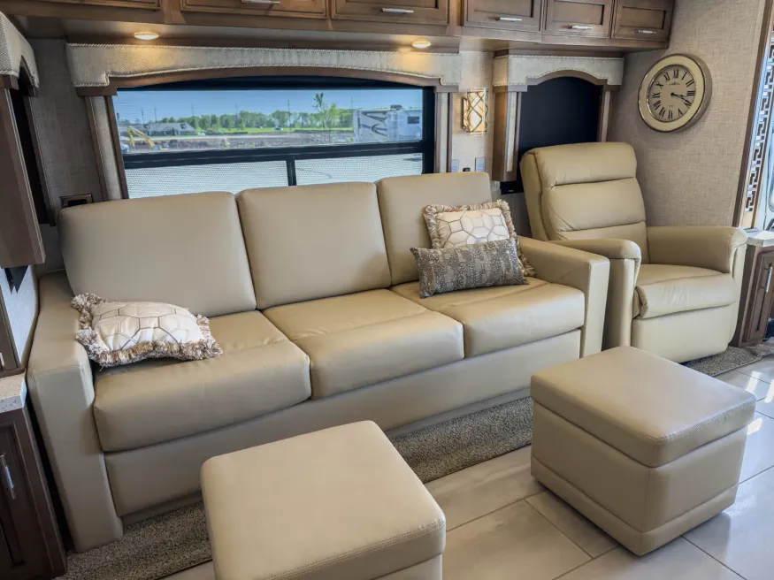 2021 Newmar Ventana 3412 | Photo 12 of 39