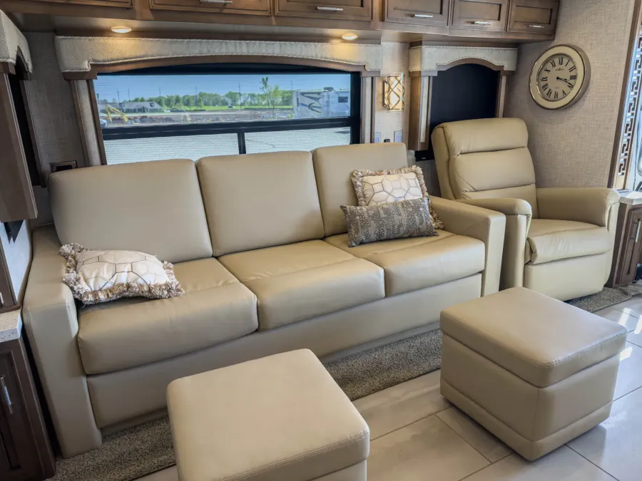 2021 Newmar Ventana 3412 | Photo 12 of 39