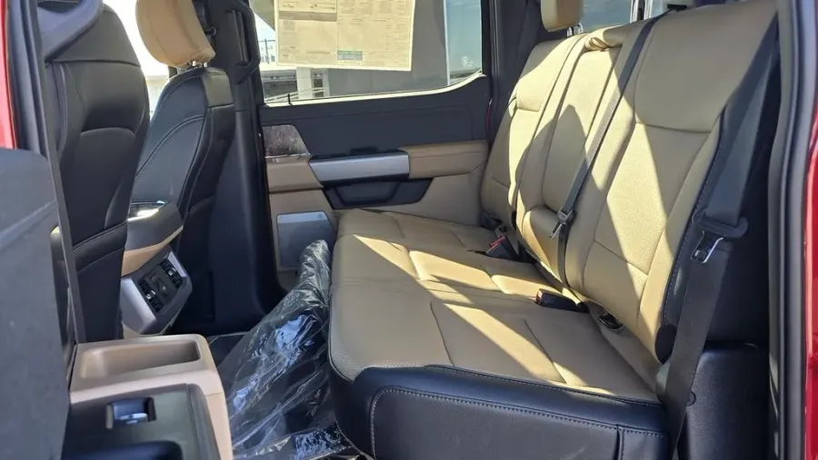 2026 Ford Super Duty F-350 | Photo 31 of 33