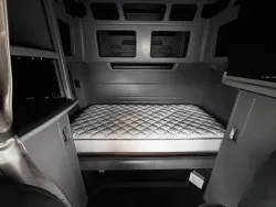 2022 Peterbilt 389 | Thumbnail Photo 16 of 20