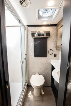 2026 Tiffin Allegro Breeze 33BR | Thumbnail Photo 19 of 21