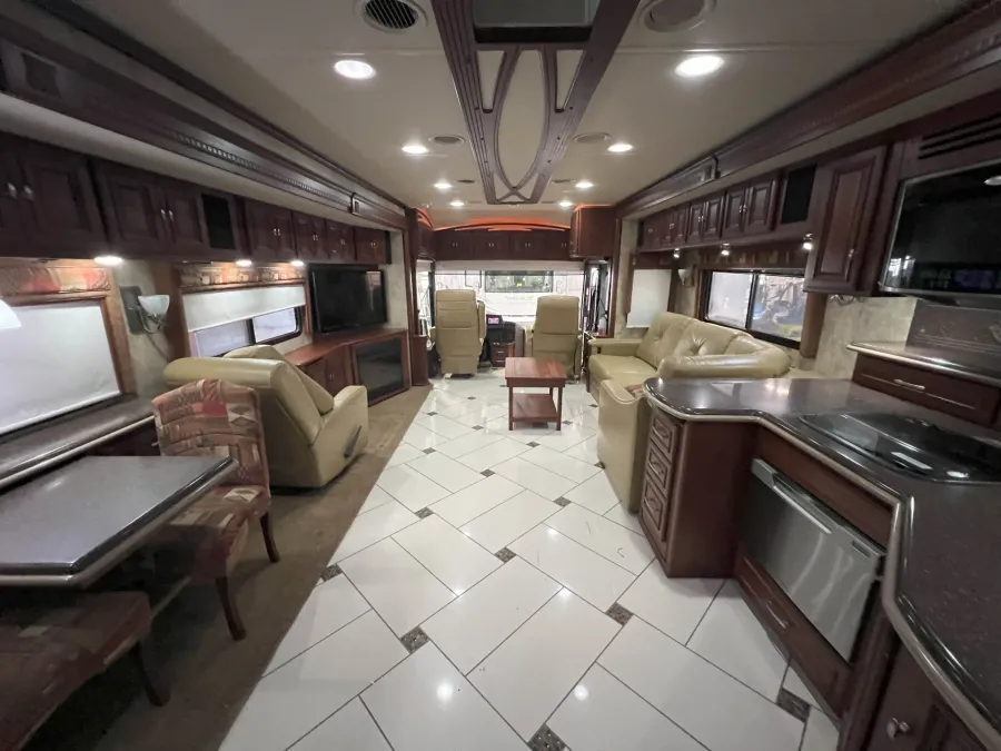 2012 Itasca Ellipse 42QD | Photo 5 of 17