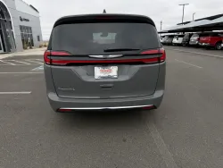 2025 Chrysler Pacifica Select | Thumbnail Photo 6 of 20