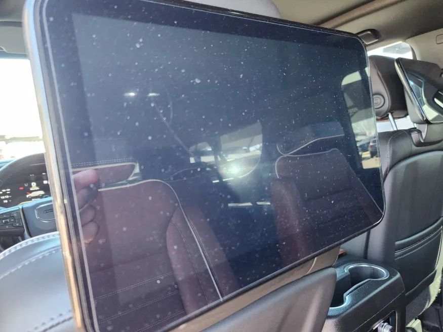 2023 GMC Yukon XL Denali Ultimate | Photo 12 of 27