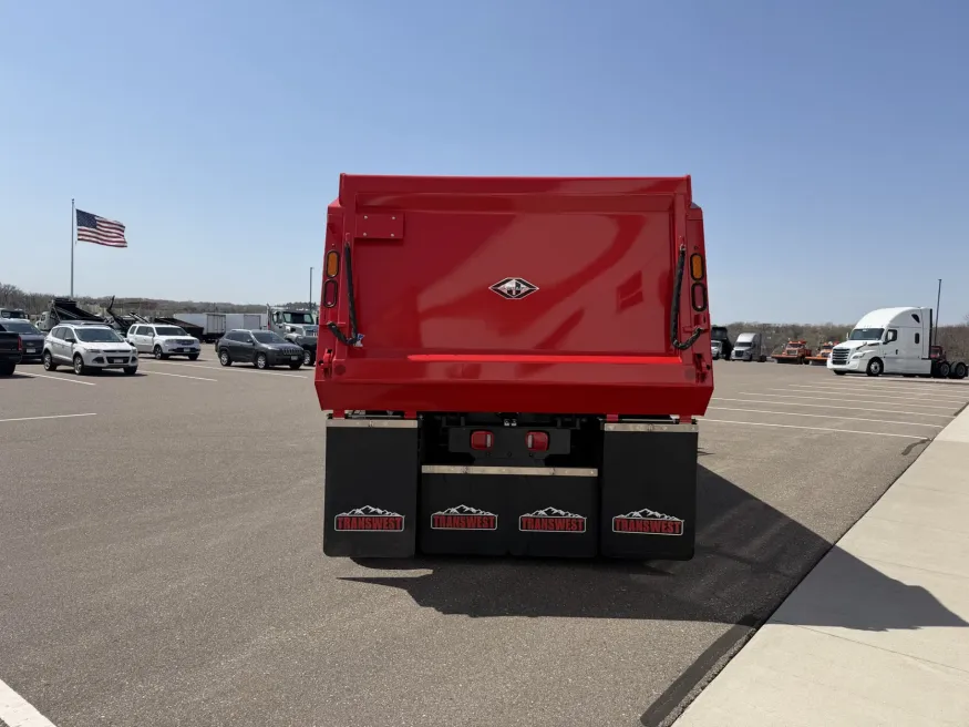 2027 Western Star 47X | Photo 3 of 8