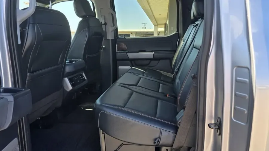 2023 Ford F-250 | Photo 28 of 30