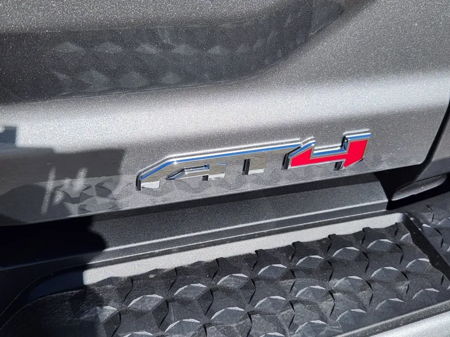 2026 GMC Canyon 4WD AT4 | Photo 14 of 30