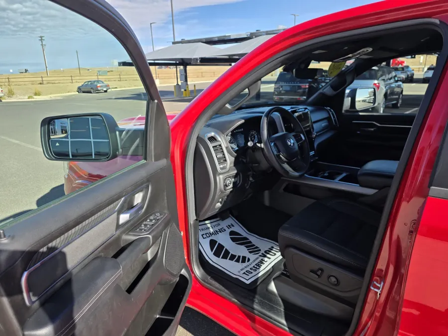 2025 RAM 1500 Big Horn | Photo 14 of 34