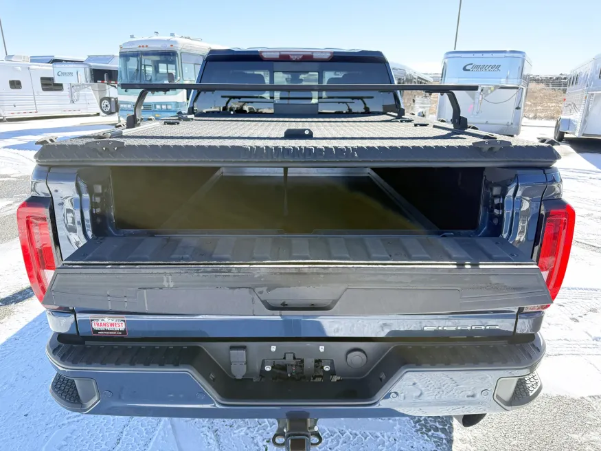 2020 GMC 3500HD Crew Cab Sierra Denali | Photo 13 of 22