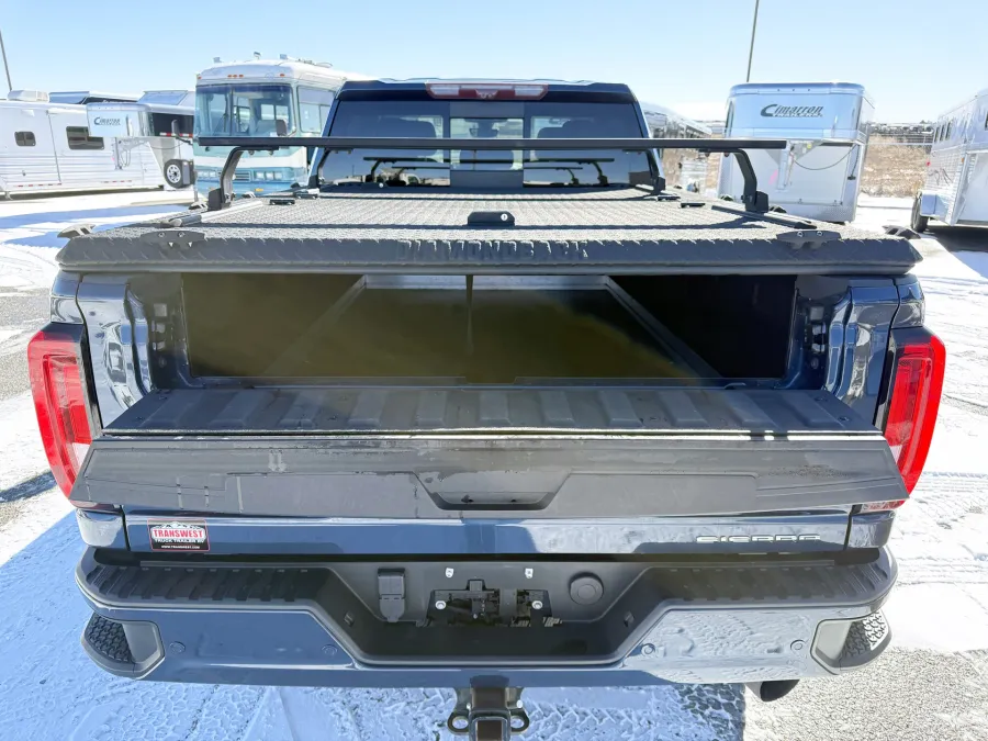 2020 GMC 3500HD Crew Cab Sierra Denali | Photo 13 of 22